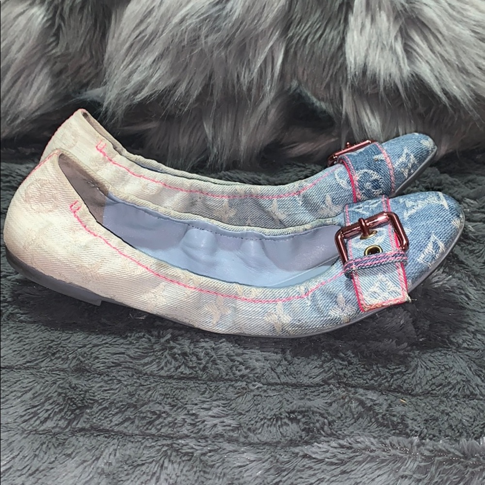 Louis Vuitton flat shoes